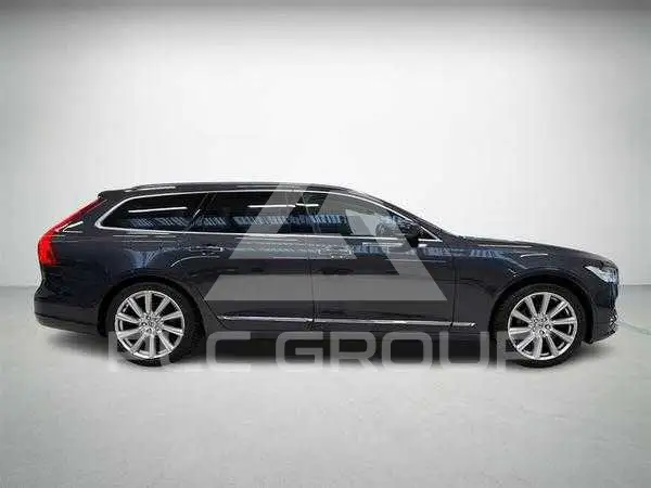 2017 Volvo V90