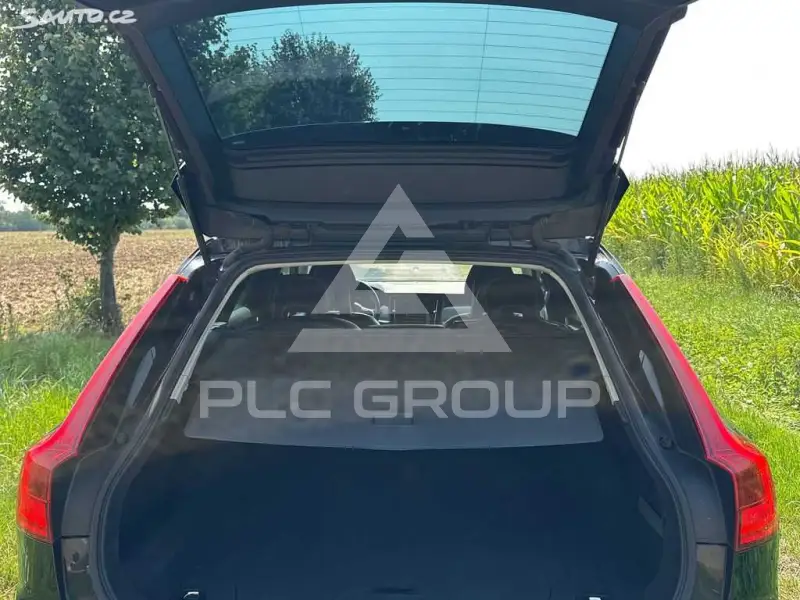 2017 Volvo V90