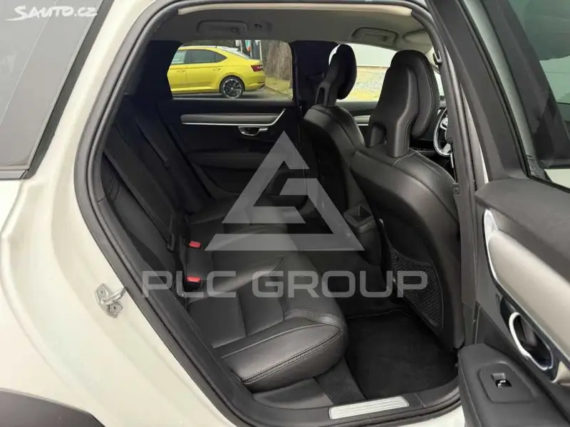 2017 Volvo V90