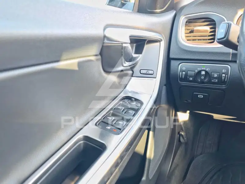 2017 Volvo V60