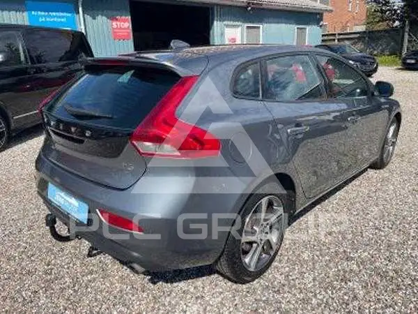 2017 Volvo V40
