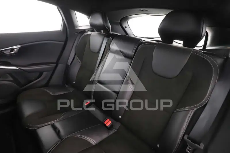 2017 Volvo V40