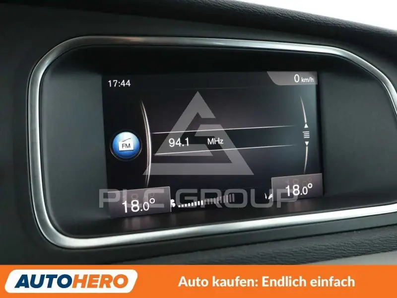 2017 Volvo V40