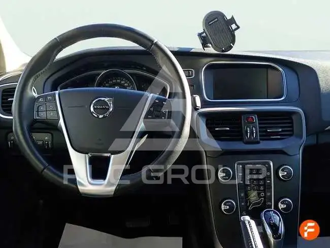 2017 Volvo V40