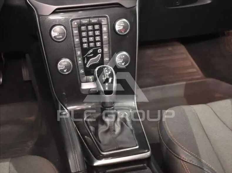 2017 Volvo V40