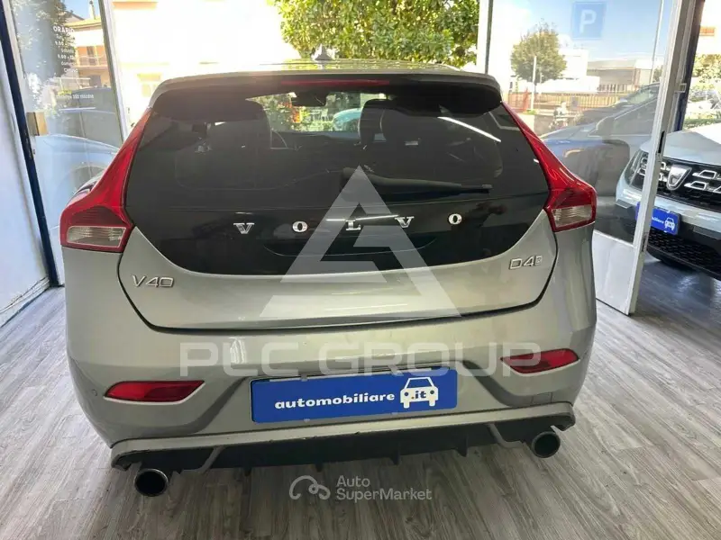2017 Volvo V40