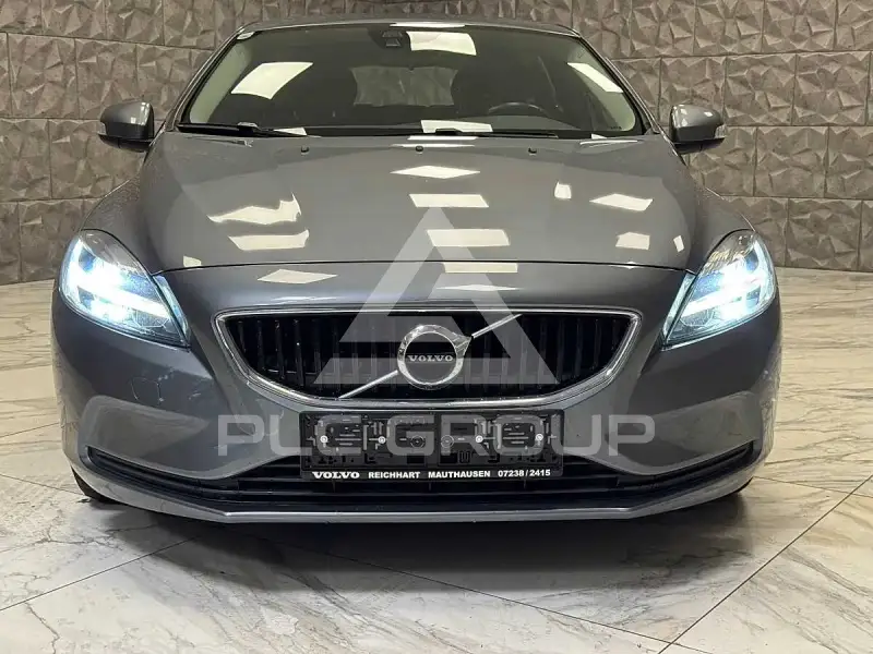2017 Volvo V40
