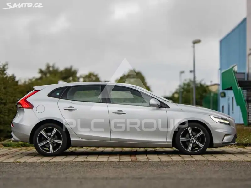 2017 Volvo V40
