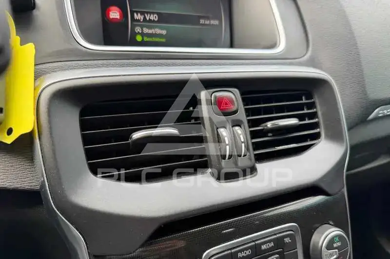 2017 Volvo V40