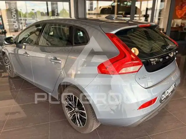 2017 Volvo V40