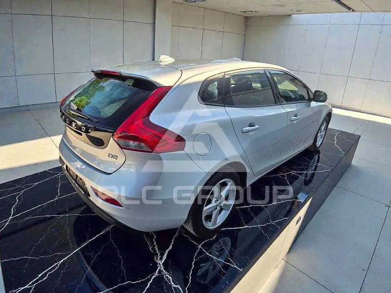 2017 Volvo V40