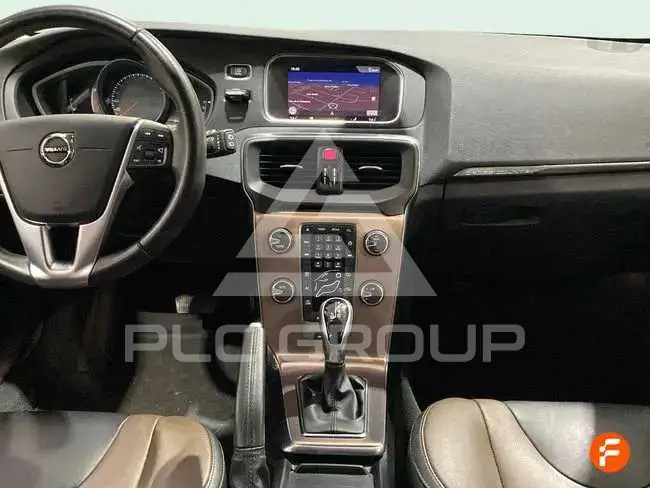 2017 Volvo V40