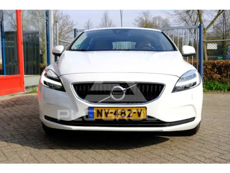 2017 Volvo V40