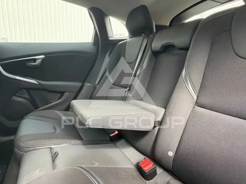 2017 Volvo V40
