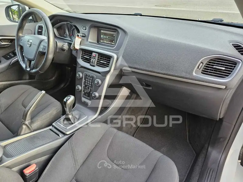 2017 Volvo V40
