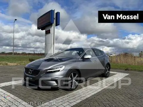 2017 Volvo V40