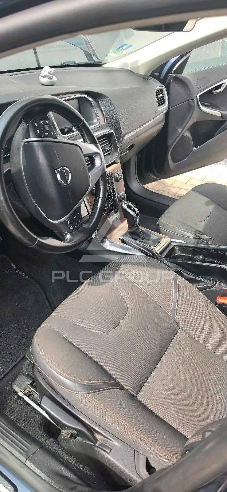 2017 Volvo V40