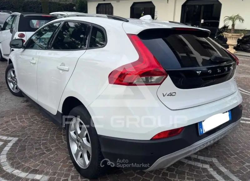 2017 Volvo V40