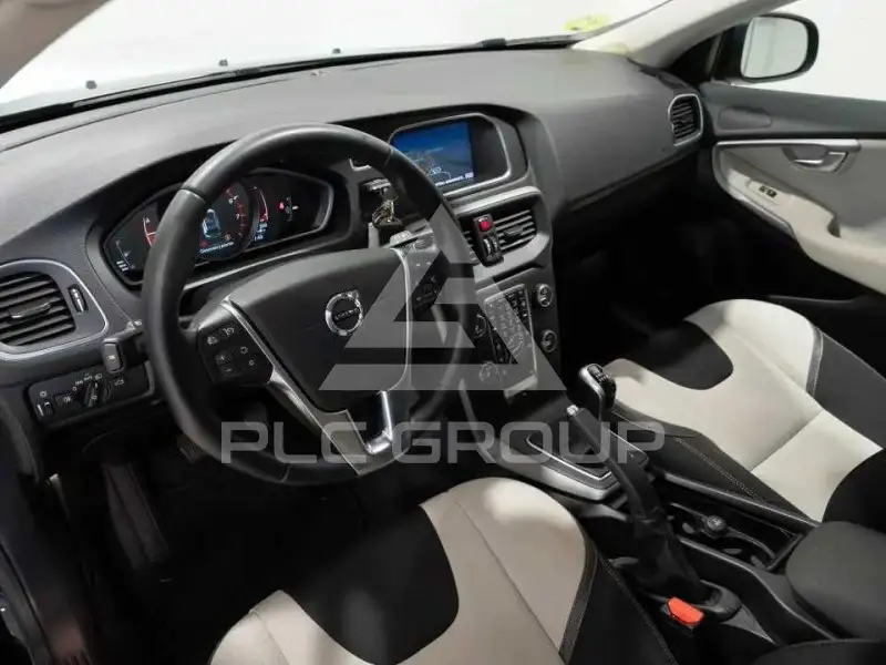 2017 Volvo V40