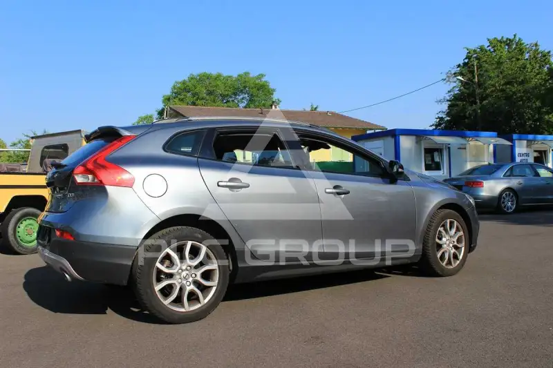 2017 Volvo V40