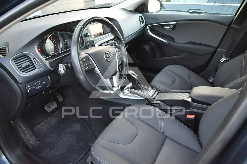 2017 Volvo V40