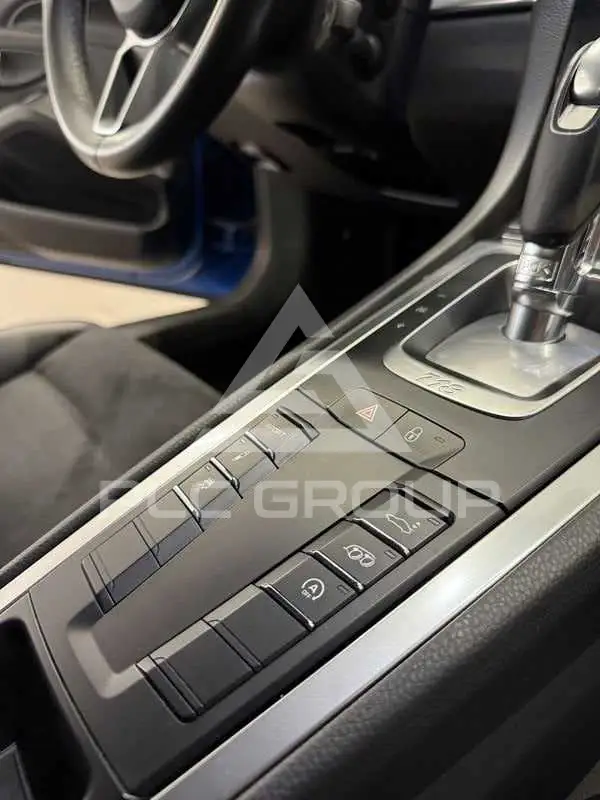 2017 Porsche Cayman