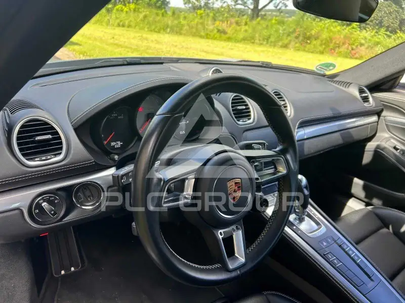 2017 Porsche Cayman