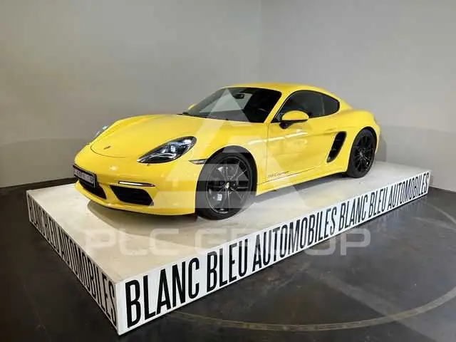 2017 Porsche Cayman
