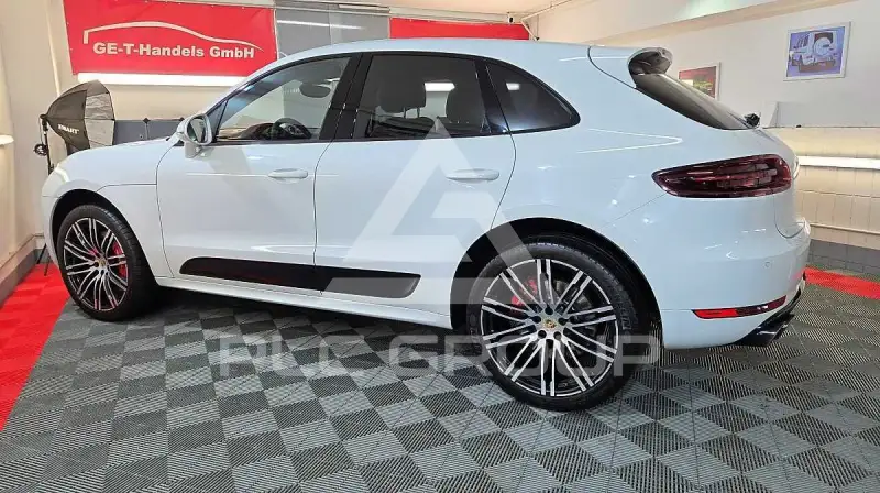 2017 Porsche MACAN