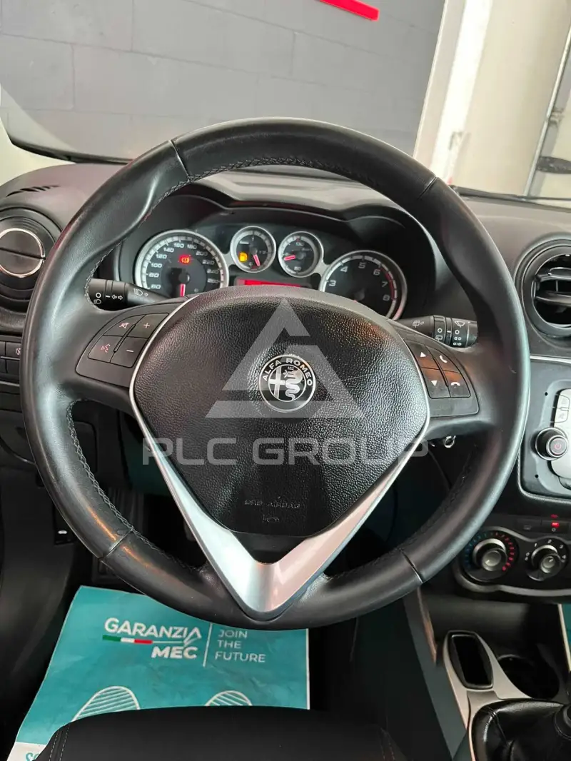 2017 Alfa Romeo Mito