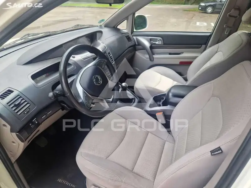 2017 Ssangyong Rodius