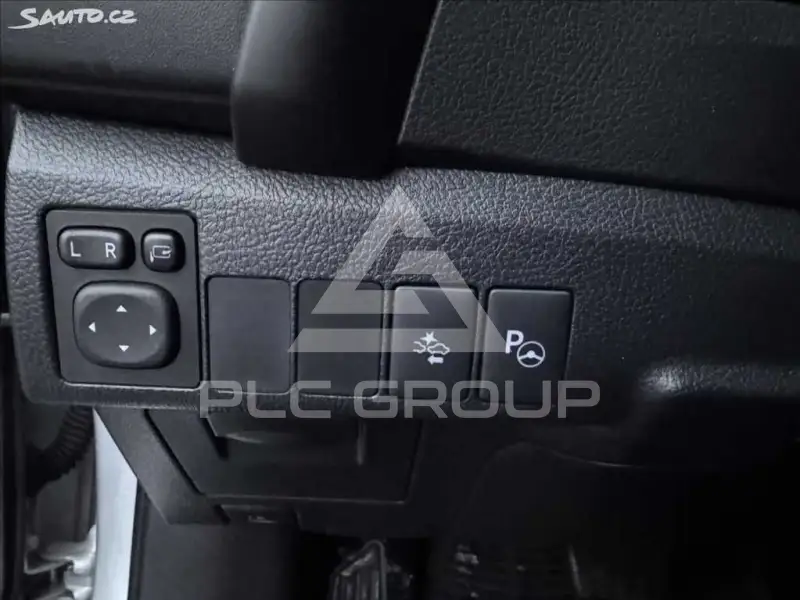 2017 Toyota AURIS