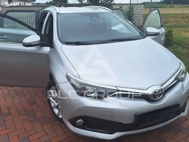 2017 Toyota AURIS