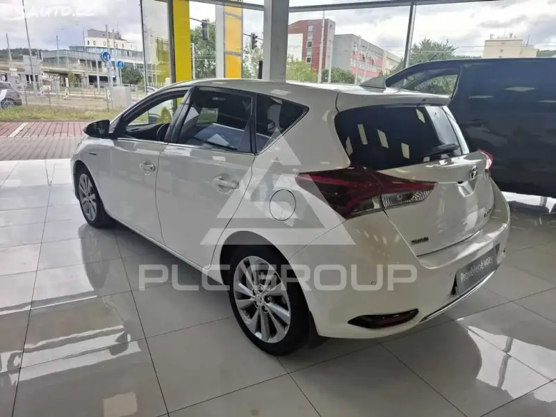2017 Toyota AURIS