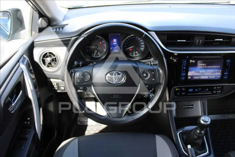 2017 Toyota AURIS
