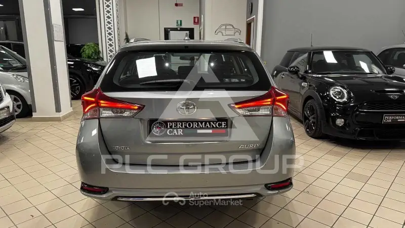 2017 Toyota AURIS