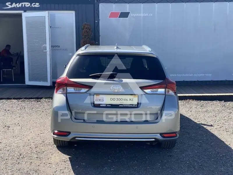 2017 Toyota AURIS