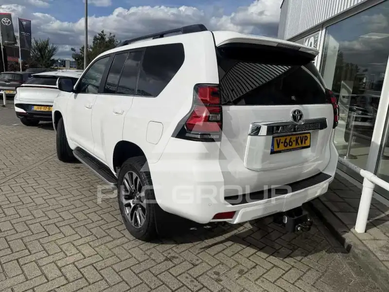 2017 Toyota LAND CRUISER