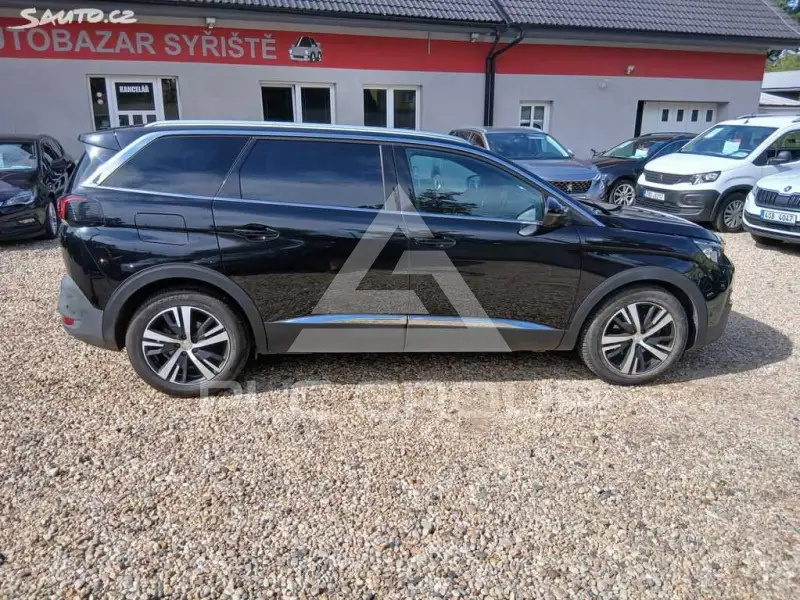 2017 Peugeot 5008