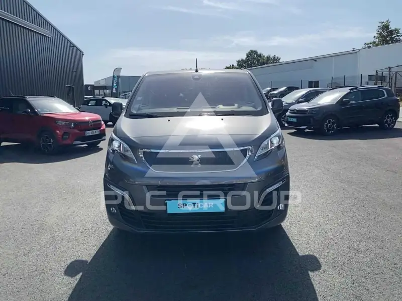 2017 Peugeot Traveller