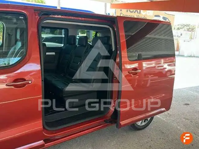 2017 Peugeot Traveller