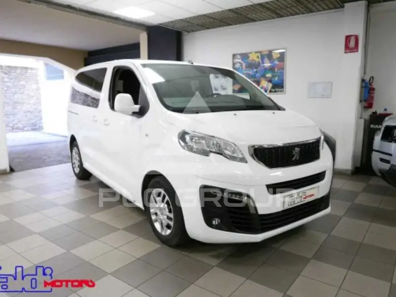 2017 Peugeot Traveller