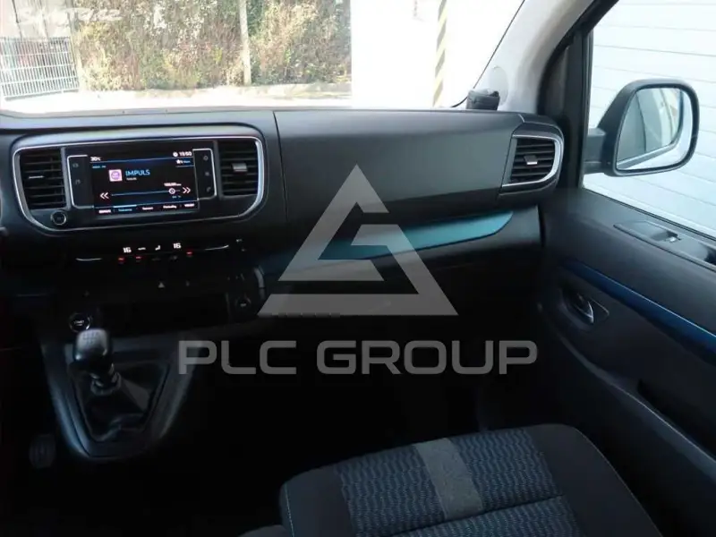 2017 Peugeot Traveller