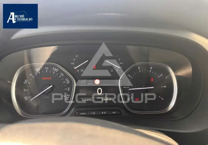 2017 Peugeot Traveller