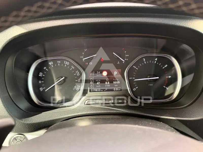 2017 Peugeot Traveller