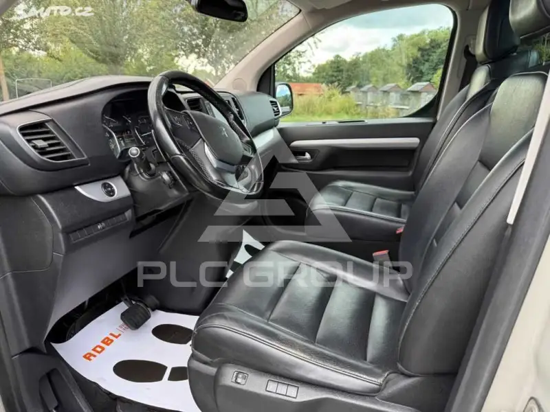 2017 Peugeot Traveller