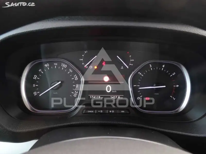 2017 Peugeot Traveller