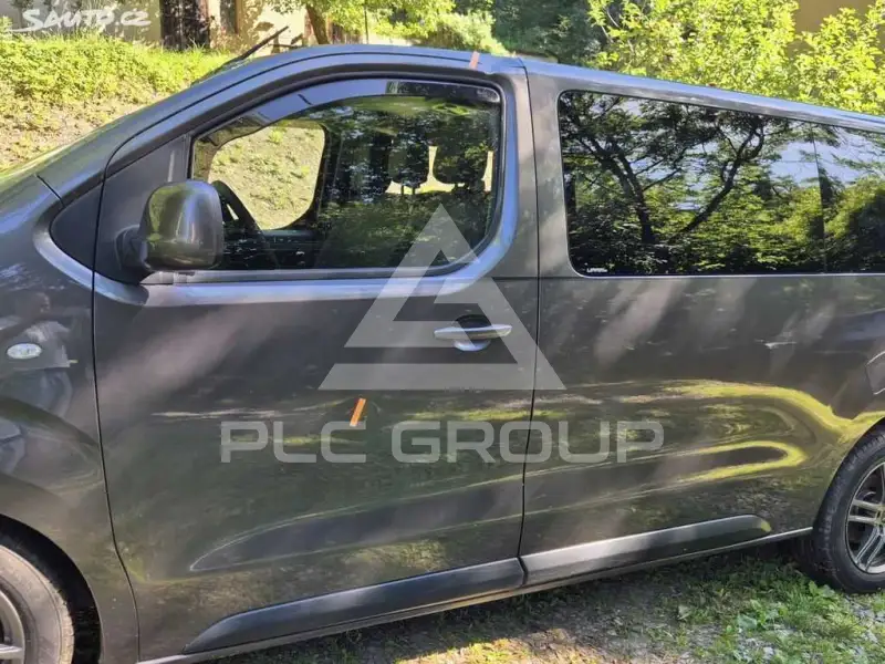 2017 Peugeot Traveller
