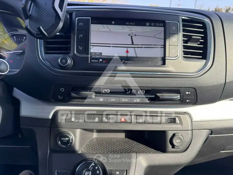 2017 Peugeot Traveller