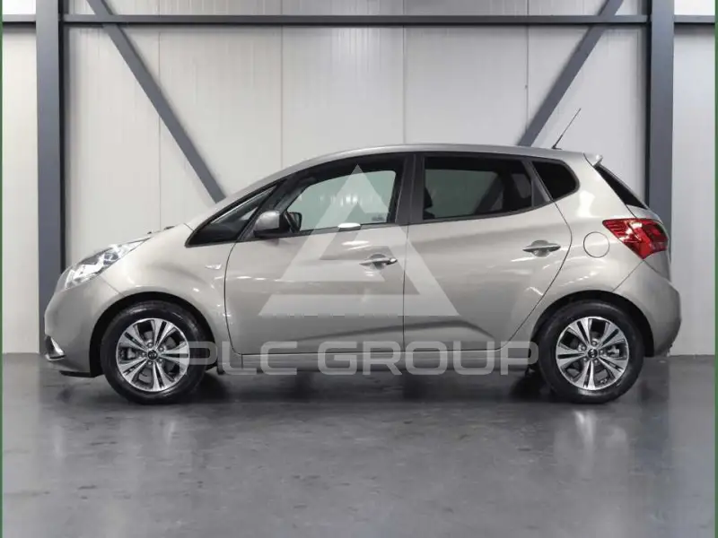 2017 KIA Venga